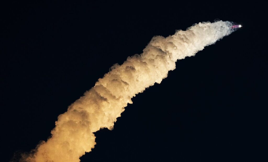 SpaceX Rocket Booster Makes Successful Landing After Test Launch – as ...